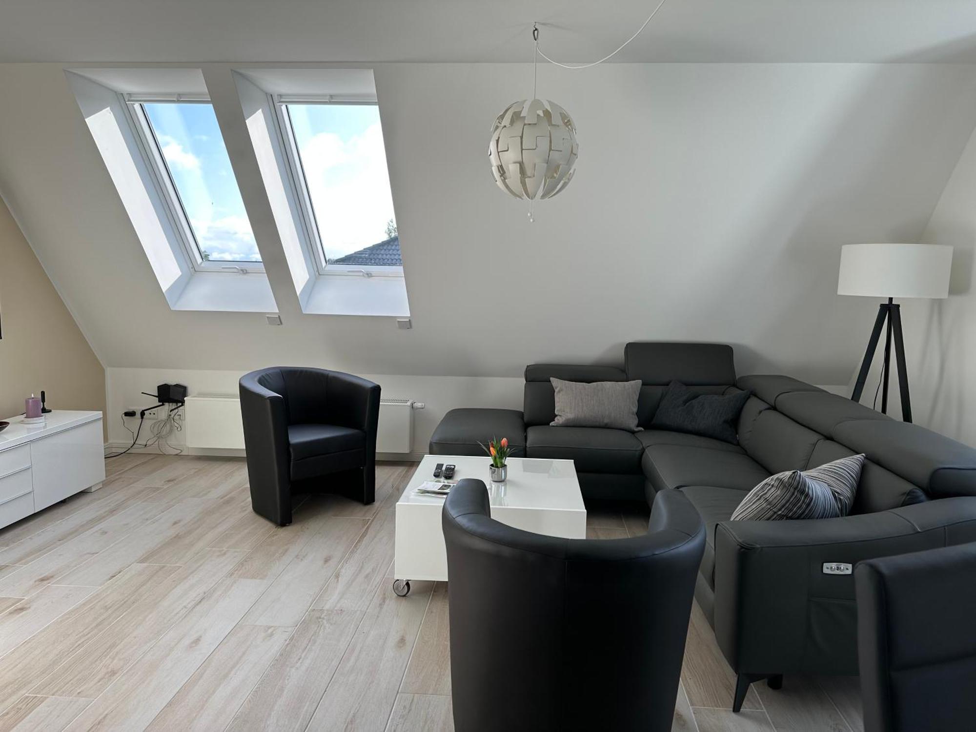 Helle, Grosszuegige Ferienwohnung Fuer 2 - 3 Personen Mit Parkplatz + E-Ladestation In Buchholz, Nordheide Buchholz in der Nordheide Exterior photo
